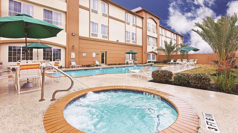 <b>La Quinta Inn & Suites HOU Hobby Arpt Pool</b>. Images powered by <a href="https://iceportal.shijigroup.com/" title="IcePortal" target="_blank">IcePortal</a>.