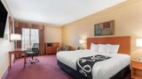 <b>La Quinta Inn & Suites Hobbs Room</b>. Images powered by <a href="https://iceportal.shijigroup.com/" title="IcePortal" target="_blank">IcePortal</a>.