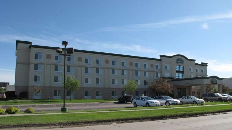 <b>La Quinta Carter Lake Omaha Airport Exterior</b>. Images powered by <a href="https://iceportal.shijigroup.com/" title="IcePortal" target="_blank">IcePortal</a>.