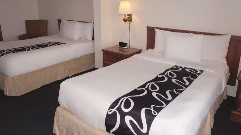 <b>La Quinta Carter Lake Omaha Airport Room</b>. Images powered by <a href="https://iceportal.shijigroup.com/" title="IcePortal" target="_blank">IcePortal</a>.