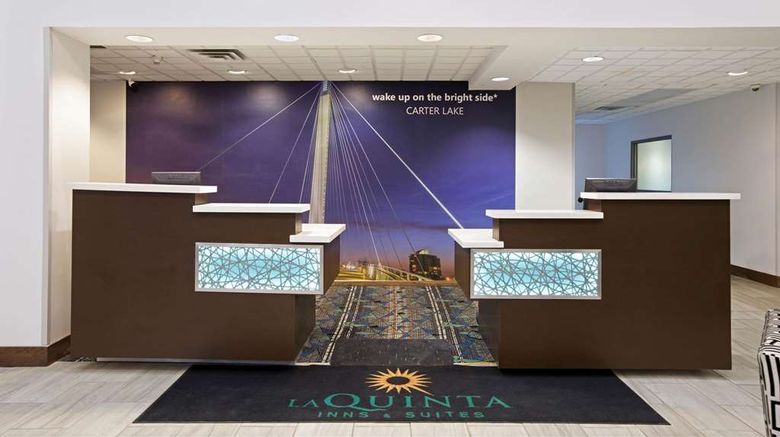 <b>La Quinta Carter Lake Omaha Airport Lobby</b>. Images powered by <a href="https://iceportal.shijigroup.com/" title="IcePortal" target="_blank">IcePortal</a>.