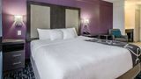 La Quinta Inn & Suites Kansas City Arpt Suite