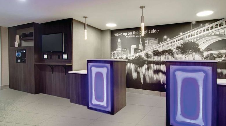 <b>La Quinta Inn & Suites Cleveland Arpt W Lobby</b>. Images powered by <a href="https://iceportal.shijigroup.com/" title="IcePortal" target="_blank">IcePortal</a>.
