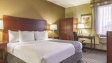 <b>La Quinta Inn & Suites Cleveland Arpt W Room</b>. Images powered by <a href="https://iceportal.shijigroup.com/" title="IcePortal" target="_blank">IcePortal</a>.