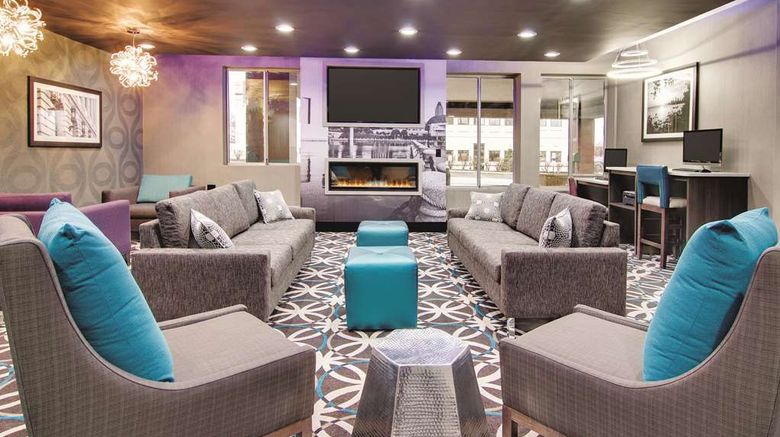 <b>La Quinta Inn & Suites Cleveland Arpt W Lobby</b>. Images powered by <a href="https://iceportal.shijigroup.com/" title="IcePortal" target="_blank">IcePortal</a>.