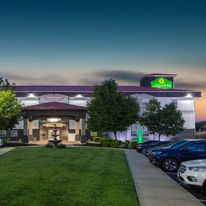 La Quinta Inn & Suites Blue Springs