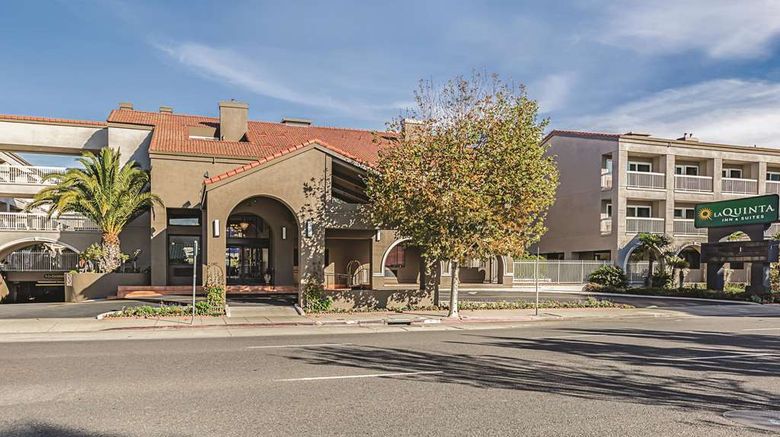 <b>La Quinta Inn & Suites San Fran. Arprt W Exterior</b>. Images powered by <a href="https://iceportal.shijigroup.com/" title="IcePortal" target="_blank">IcePortal</a>.