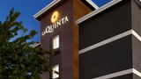 La Quinta Inn & Suites Salem Exterior