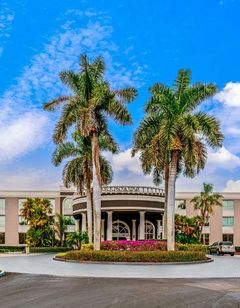 La Quinta Inn & Suites Naples Downtown