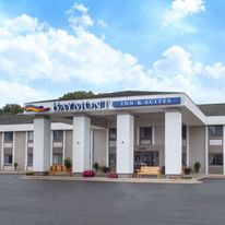 Baymont Inn & Suites Grand Haven