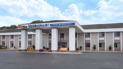 Baymont Inn & Suites Grand Haven