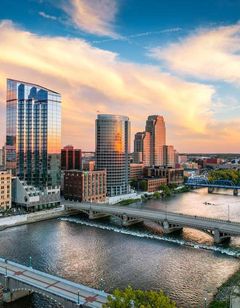 Amway Grand Plaza Hotel, Curio Coll
