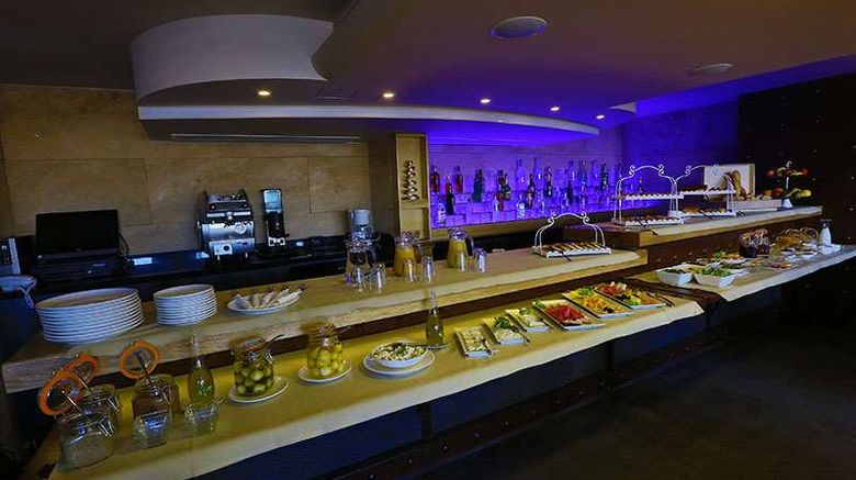 <b>Jounieh Suites Hotel Restaurant</b>. Images powered by <a href="https://iceportal.shijigroup.com/" title="IcePortal" target="_blank">IcePortal</a>.