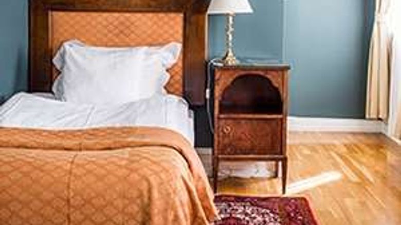 <b>Hotel Eggers Room</b>. Images powered by <a href="https://iceportal.shijigroup.com/" title="IcePortal" target="_blank">IcePortal</a>.