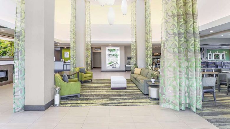 <b>Hilton Garden Inn Ardmore Lobby</b>. Images powered by <a href="https://iceportal.shijigroup.com/" title="IcePortal" target="_blank">IcePortal</a>.