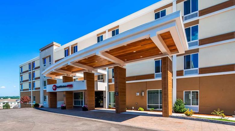 Best Western Plus North Shore Hotel Exterior. Images powered by <a href="https://iceportal.shijigroup.com" target="_blank" rel="noopener">Ice Portal</a>.