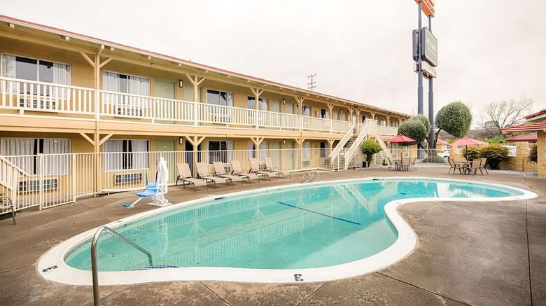 <b>Red Lion Inn & Suites Redding Pool</b>. Images powered by <a href="https://iceportal.shijigroup.com/" title="IcePortal" target="_blank">IcePortal</a>.