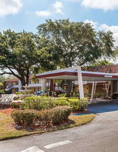Baymont Inn & Suites Sarasota