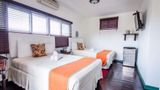 Altamont West Hotel Room