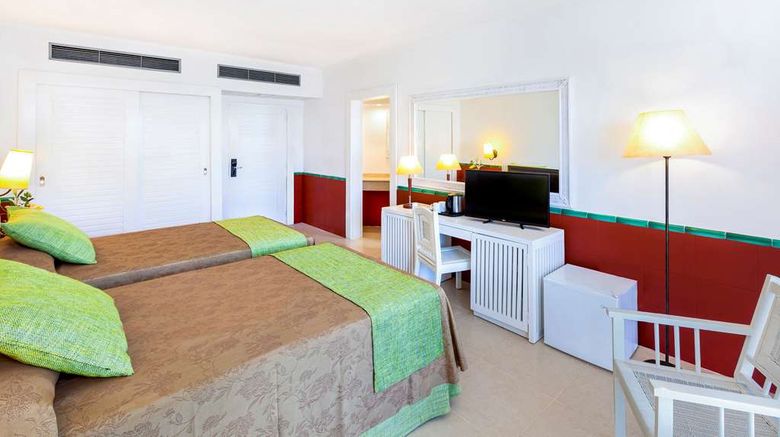 <b>Tryp Cayo Coco Hotel Room</b>. Images powered by <a href="https://iceportal.shijigroup.com/" title="IcePortal" target="_blank">IcePortal</a>.