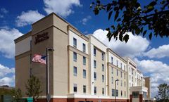 Hampton Inn/Suites Pittsburgh Arpt S
