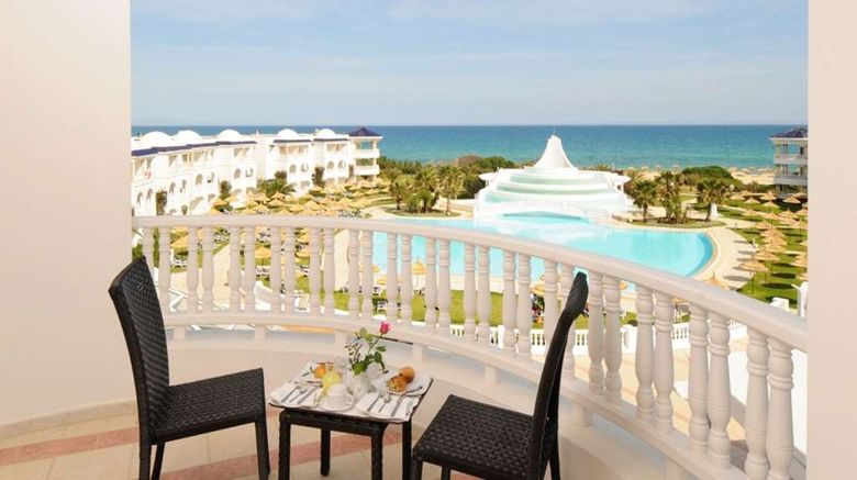 <b>Golden Tulip Taj Sultan Resort Suite</b>. Images powered by <a href="https://iceportal.shijigroup.com/" title="IcePortal" target="_blank">IcePortal</a>.