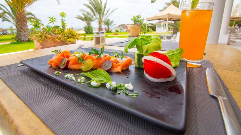 <b>Golden Tulip Taj Sultan Resort Restaurant</b>. Images powered by <a href="https://iceportal.shijigroup.com/" title="IcePortal" target="_blank">IcePortal</a>.