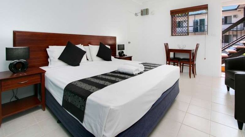 <b>Cairns City Palms Suite</b>. Images powered by <a href="https://iceportal.shijigroup.com/" title="IcePortal" target="_blank">IcePortal</a>.