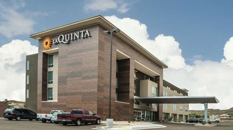 <b>La Quinta Inn & Suites Kingman Exterior</b>. Images powered by <a href="https://iceportal.shijigroup.com/" title="IcePortal" target="_blank">IcePortal</a>.