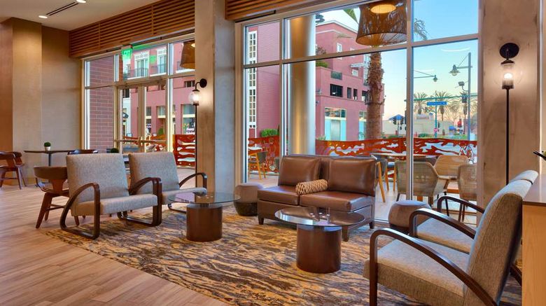 <b>Hyatt Place Emeryville/San Francisco Bay Lobby</b>. Images powered by <a href="https://iceportal.shijigroup.com/" title="IcePortal" target="_blank">IcePortal</a>.