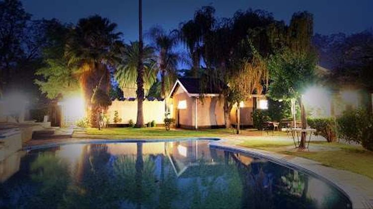 Kadoma Hotel & Conference Center Exterior