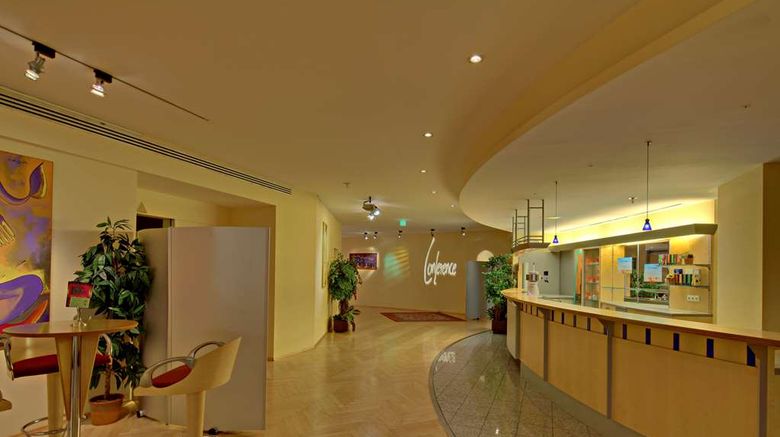 <b>Best Western Hotel Sindelfingen City Lobby</b>. Images powered by <a href="https://iceportal.shijigroup.com/" title="IcePortal" target="_blank">IcePortal</a>.