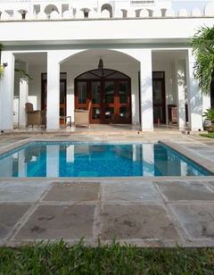 Lantana Galu Beach Hotel
