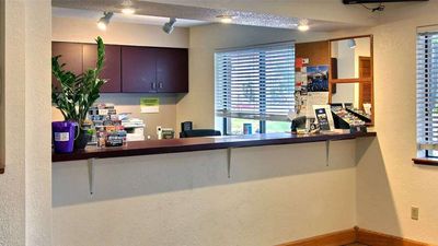Days Inn & Suites Traverse City