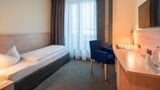 <b>IntercityHotel Hamburg Hauptbahnhof Room</b>. Images powered by <a href="https://iceportal.shijigroup.com/" title="IcePortal" target="_blank">IcePortal</a>.