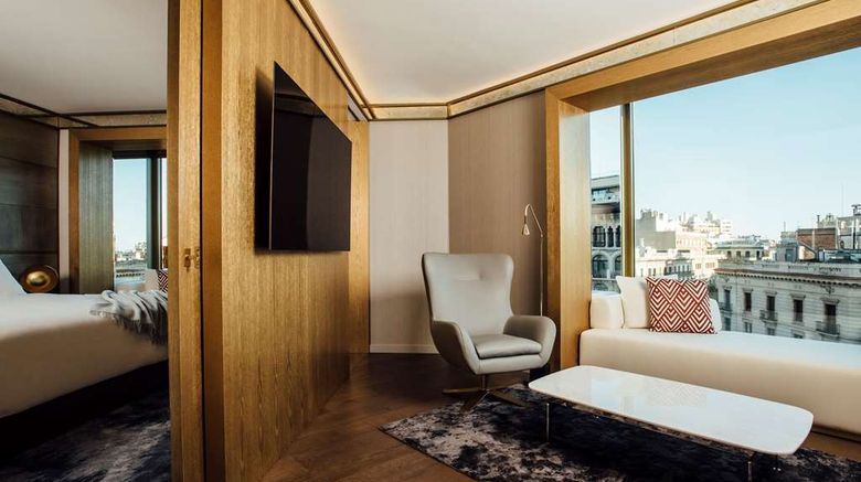 <b>Almanac Barcelona Suite</b>. Images powered by <a href=https://www.travelagewest.com/Hotels/Barcelona/