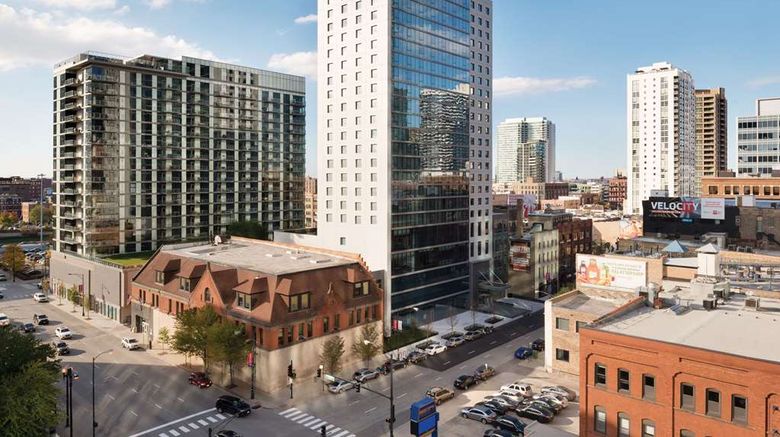hilton hotels in river north chicago