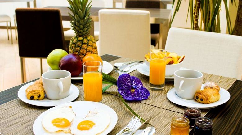 <b>Privilege Appart-Hotel Clement Ader Restaurant</b>. Images powered by <a href="https://iceportal.shijigroup.com/" title="IcePortal" target="_blank">IcePortal</a>.