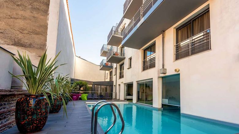 <b>Privilege Appart-Hotel Clement Ader Pool</b>. Images powered by <a href="https://iceportal.shijigroup.com/" title="IcePortal" target="_blank">IcePortal</a>.