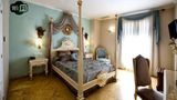 Adriano Hotel Room