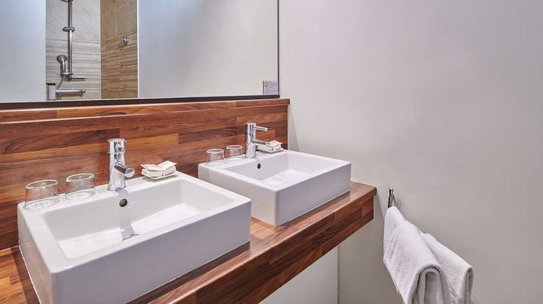 <b>Biarritz Hotel Room</b>. Images powered by <a href="https://iceportal.shijigroup.com/" title="IcePortal" target="_blank">IcePortal</a>.