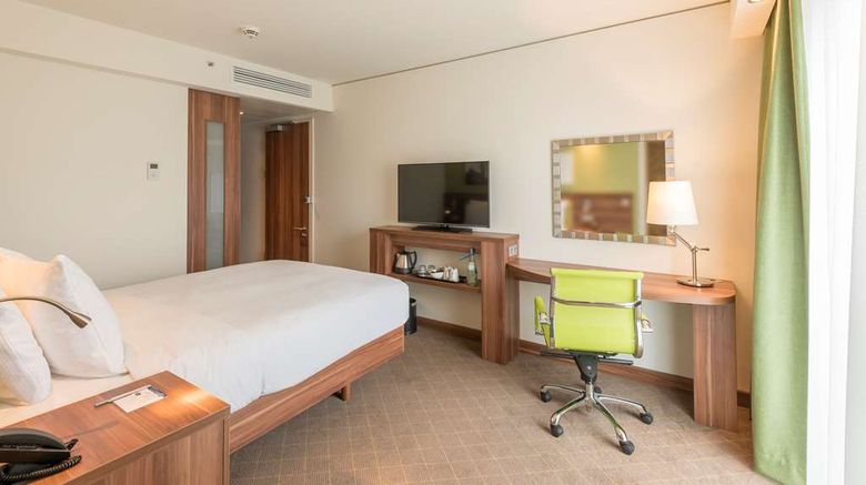 <b>Hampton by Hilton Hamburg City Centre Room</b>. Images powered by <a href="https://iceportal.shijigroup.com/" title="IcePortal" target="_blank">IcePortal</a>.
