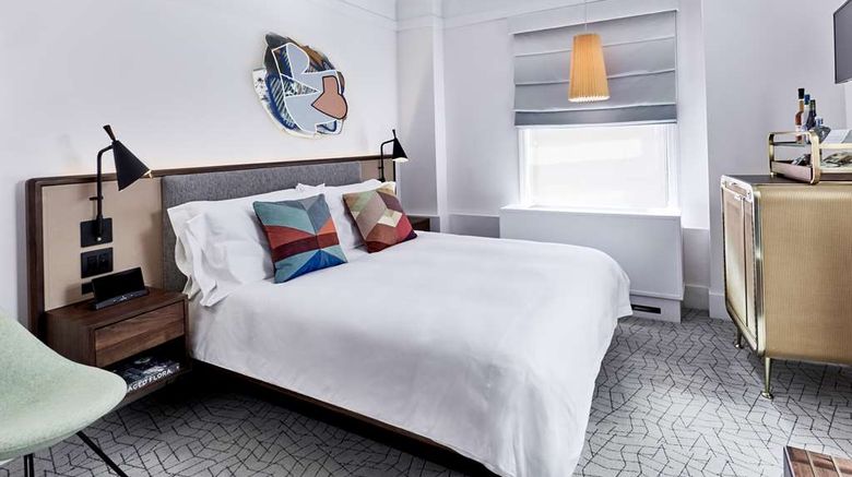 <b>The James NoMad Room</b>. Images powered by <a href="https://iceportal.shijigroup.com/" title="IcePortal" target="_blank">IcePortal</a>.