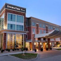 DoubleTree by Hilton West Fargo