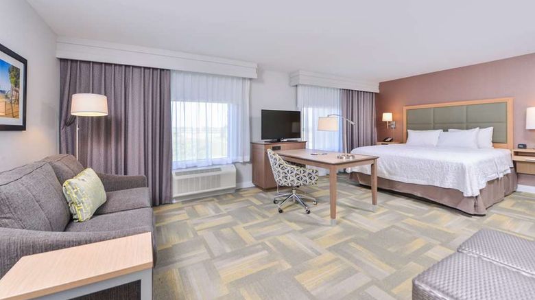 <b>Hampton Inn & Suites Altoona/Des Moines Room</b>. Images powered by <a href="https://iceportal.shijigroup.com/" title="IcePortal" target="_blank">IcePortal</a>.