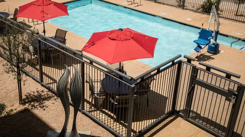 <b>Hampton Inn/Suites Tempe/Phoenix Airport Pool</b>. Images powered by <a href="https://iceportal.shijigroup.com/" title="IcePortal" target="_blank">IcePortal</a>.