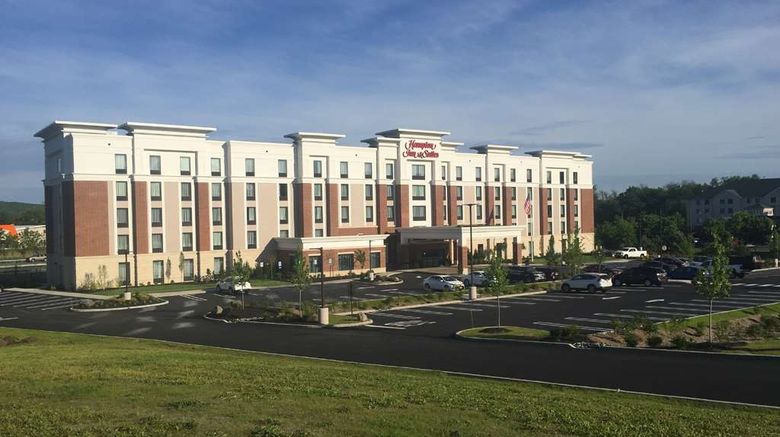 Hampton Inn  and  Suites Stewart Arpt Exterior. Images powered by <a href="https://iceportal.shijigroup.com" target="_blank" rel="noopener">Ice Portal</a>.