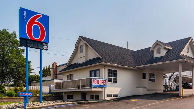 Motel 6 Kamloops Kamloops BC Hotels Tourist Class Hotels in Kamloops