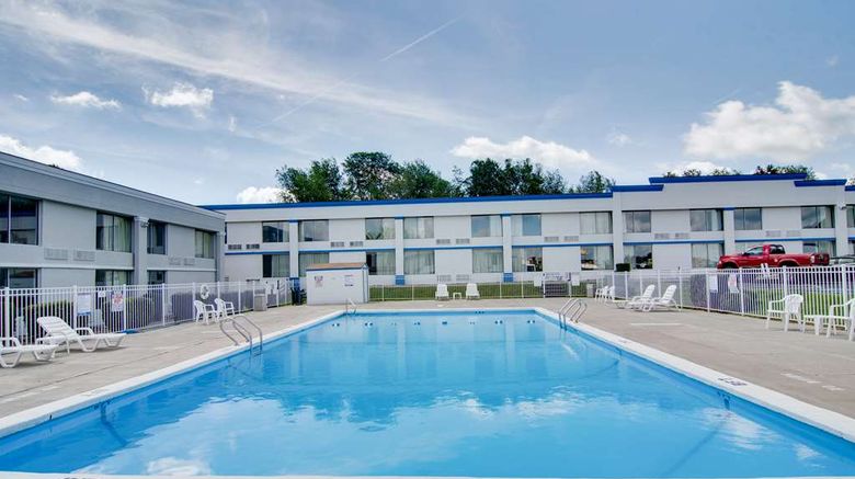 <b>Motel 6 Clarion Pool</b>. Images powered by <a href="https://iceportal.shijigroup.com/" title="IcePortal" target="_blank">IcePortal</a>.