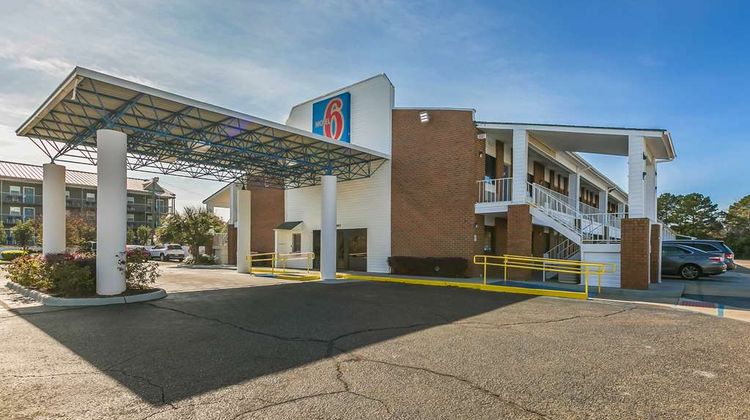 Motel 6 Dothan Exterior